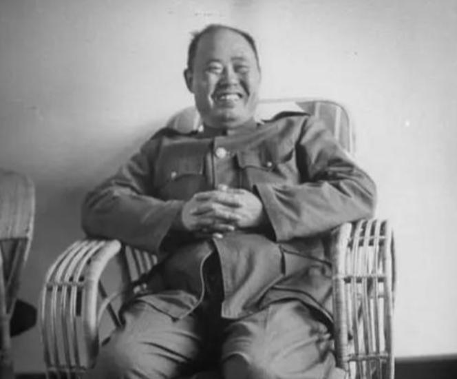 1949年全国政协会议上，周恩来宣布傅作义出任水利部部长时，全场一致通过的掌声里