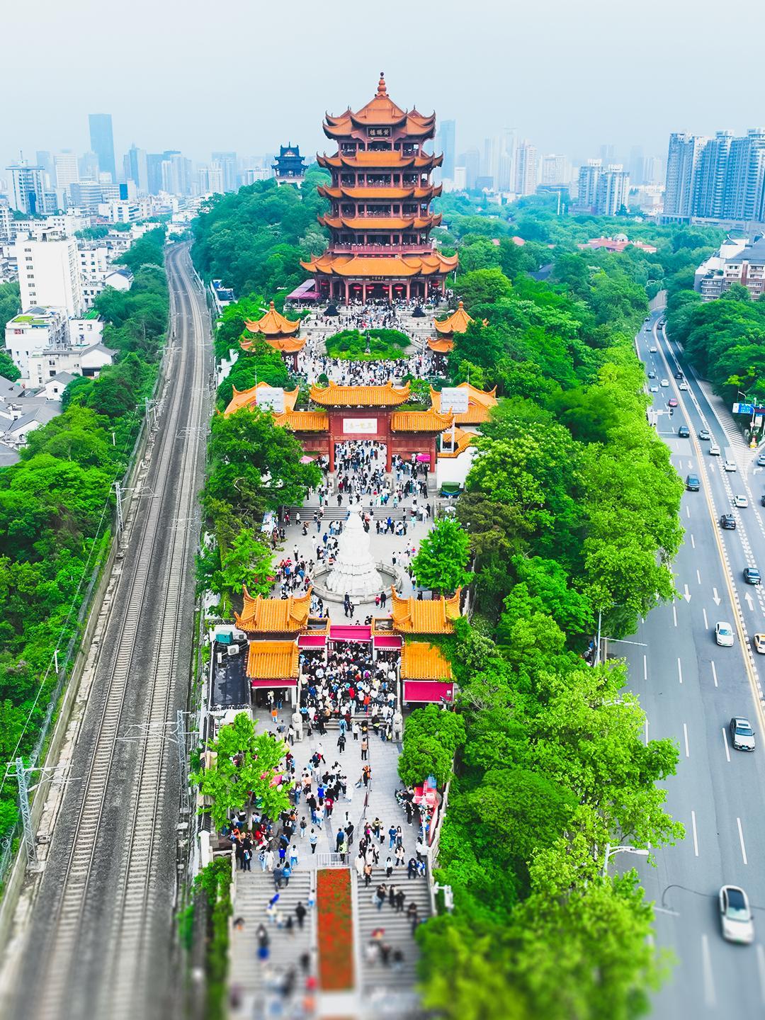 作为一个湖北人，我没有去过黄鹤楼、恩施大峡谷、神农架，是不是很丢脸？
没去过近在