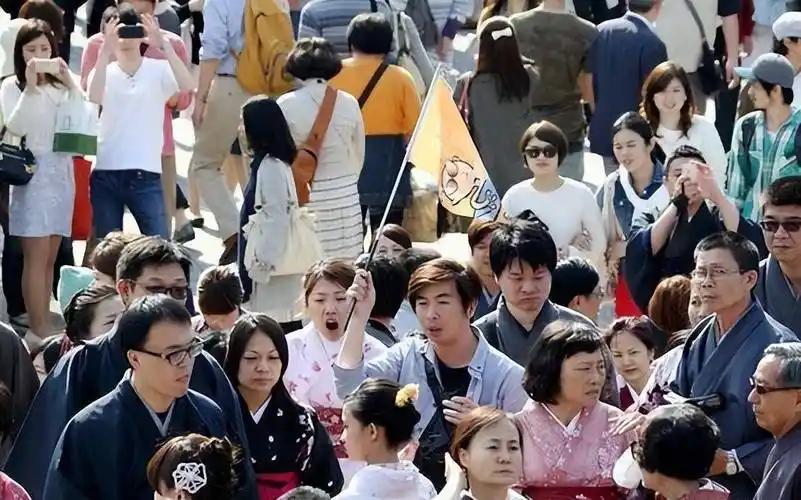 一直觉得奇怪，为什么每次中日发生矛盾的时候，在中国的日本人很少听说，有人急着回日