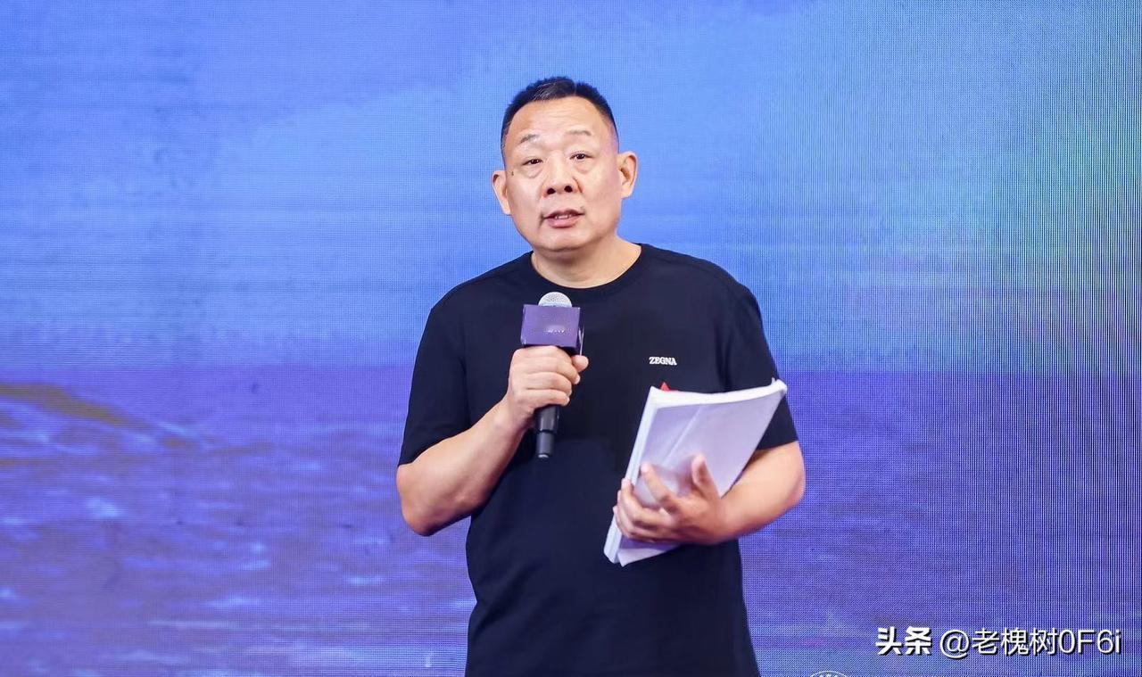 三千研究生争抢入职胖东来，真正值钱的从来不止利润，而是人心
 
　　胖东来新店招