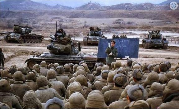 克林顿披露：当年为了打赢朝鲜战争，美国共投入了200万军队。

克林顿亲自承认，