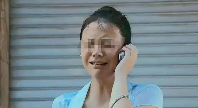 辽宁夫妻借款7万送女儿去德国留学，21年未见，临死才知女儿已成为德国教授，他们哀