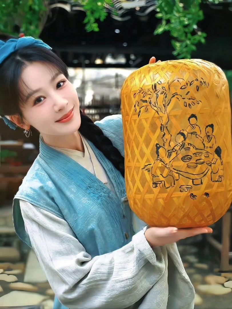 杨紫[超话]  yz杨紫李祯 yz杨紫家业 yz杨紫 许你万丈光芒好，愿你碎碎平