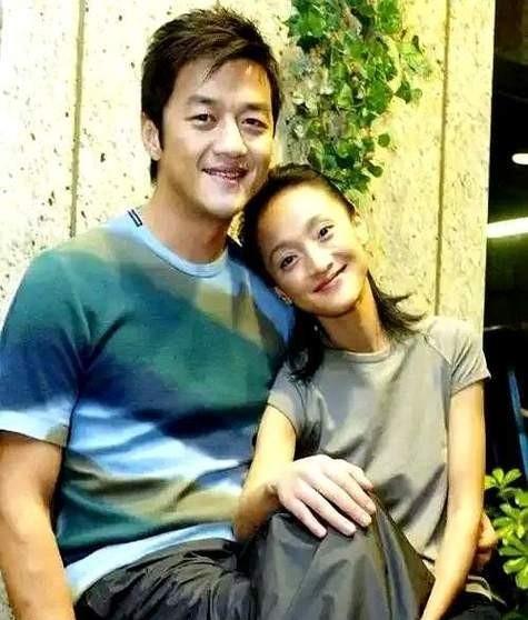 李亚鹏刚还完6000万，法院的传票就又到了。
这速度，比他换女朋友还快。
一边是