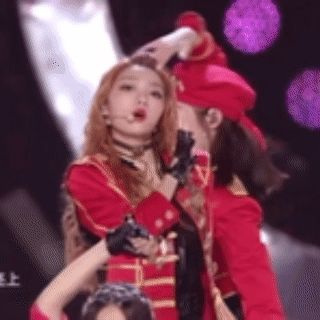 李紫婷想念火箭少女的舞台被李紫婷的话破防了，直言怀念火箭少女的很多舞台，也想唱很