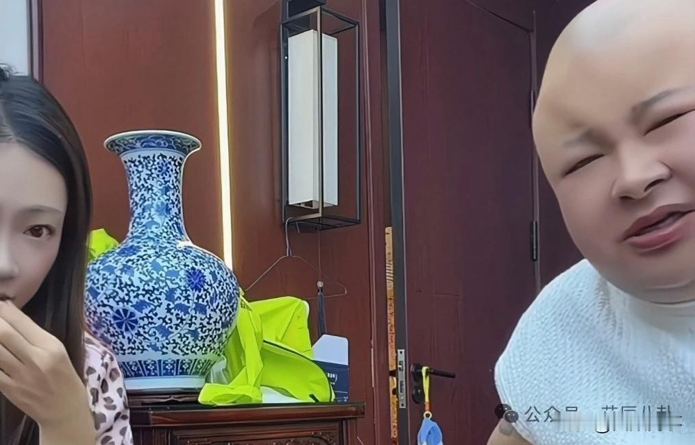 老狗、佳希商议结婚不请网红参加！

          老狗和佳希办婚礼一个网红