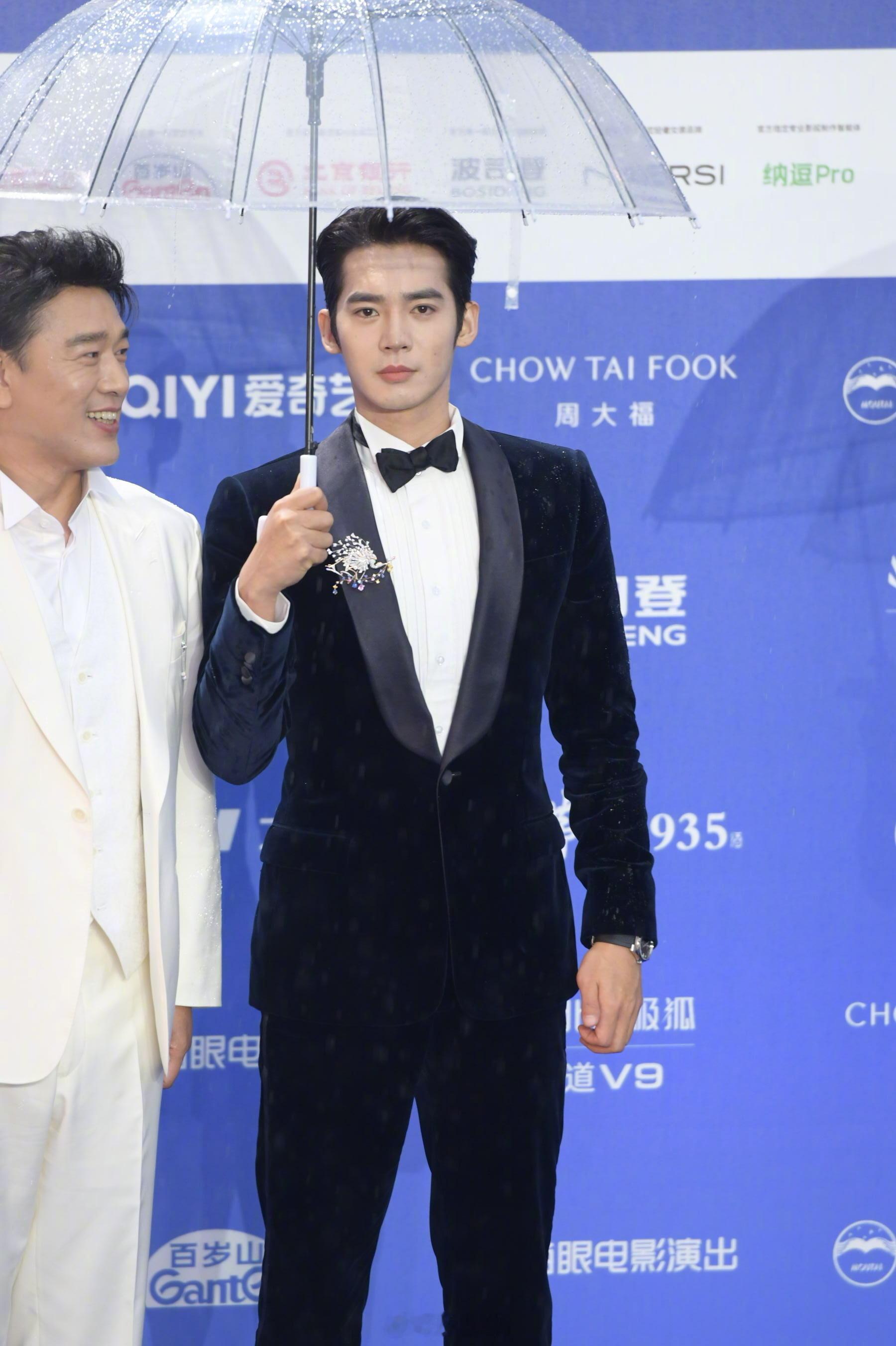 北京国际电影节 英挺有型😎，当王子👑遇见喜剧人🤣——于适于适 随新片【四渡