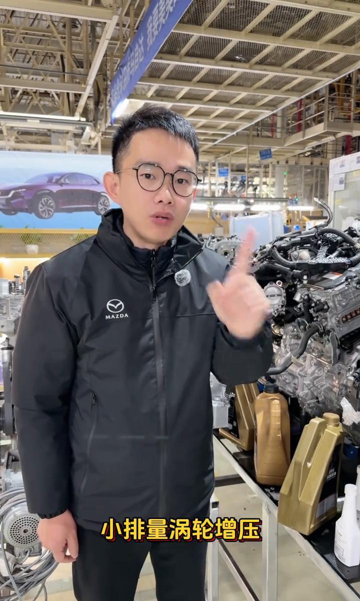 涡轮、转子、自吸，马自达把三条路都踩成油门声。
欧版CX-60用3.3T直六，加