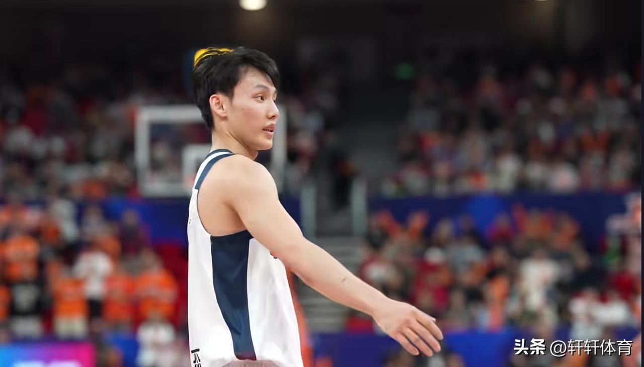 昨天上海男篮主场迎战来访的广东男篮，就在比赛快结束的时候，广东男篮主力后卫徐杰在