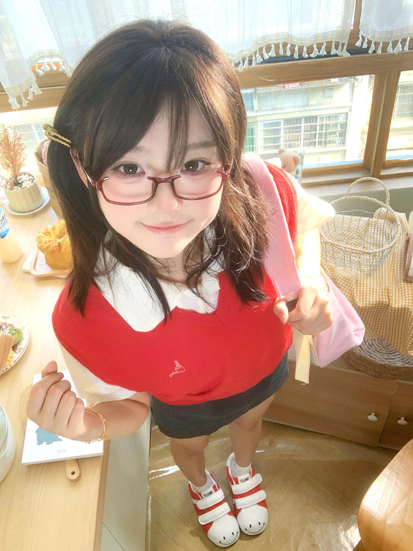 他私底下就是薯条冰淇凌都来的啊。