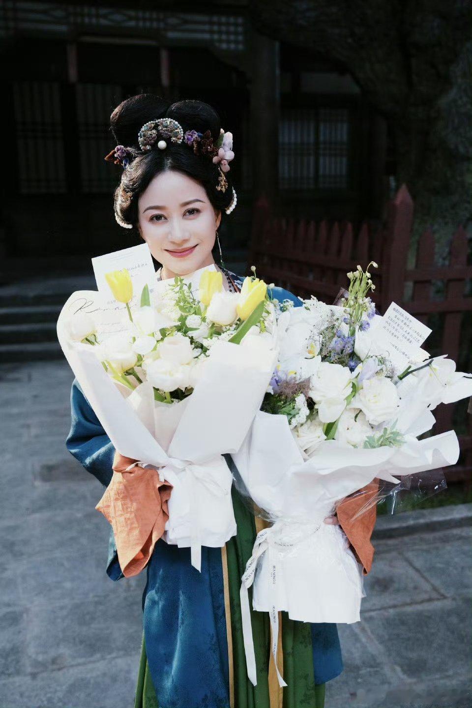 #五福临门杀青# 倪虹洁演妈妈蛮合适的，接地气又自然，五对cp也各有嗑点，真的很