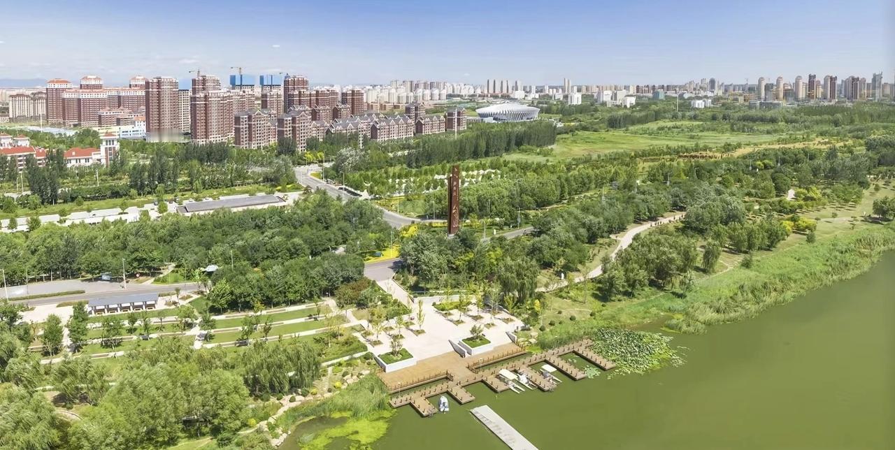 日前，天津市统计局公布2025年天津市城镇单位就业人员年平均工资情况。2025年