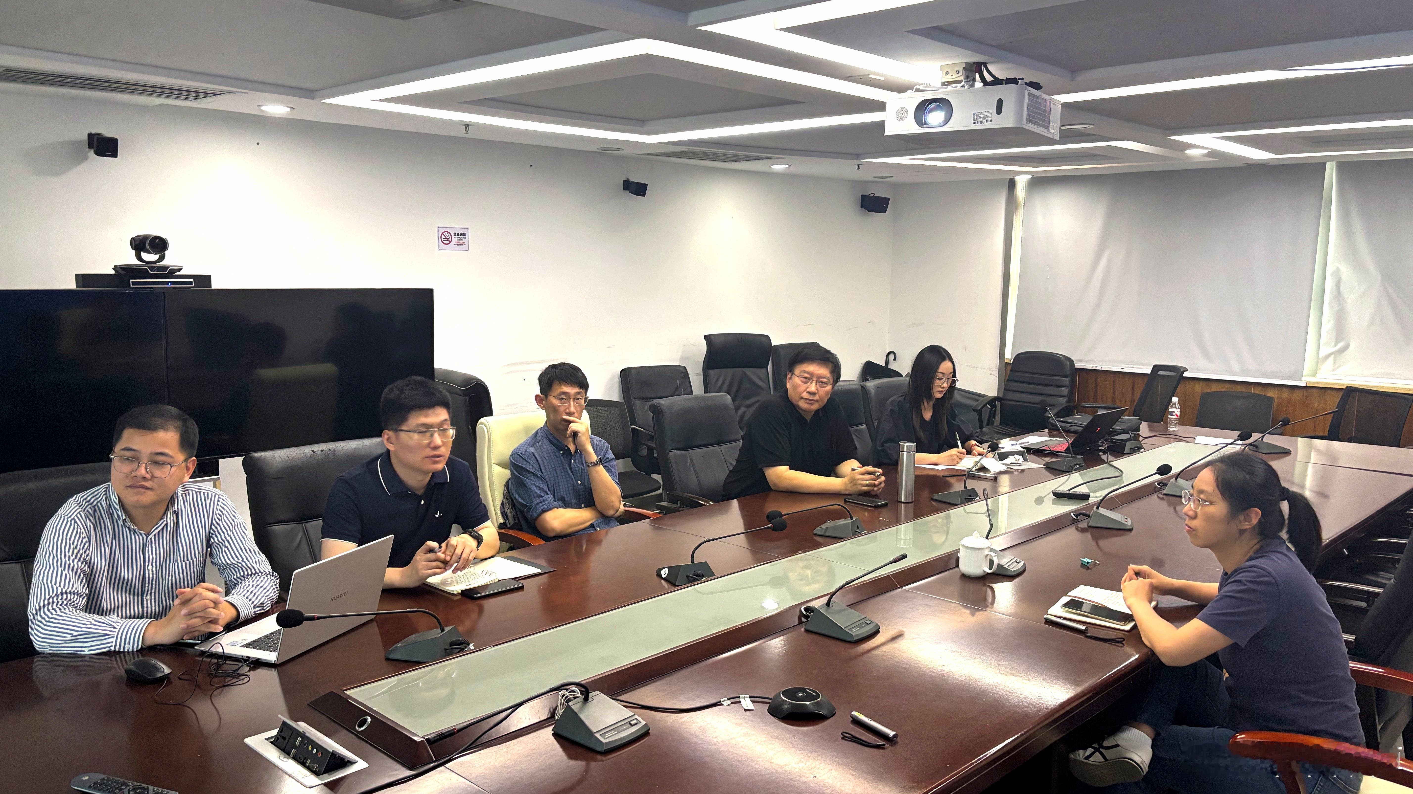 今天下午向南山区工务署汇报“莱英花园幼儿园”多方案上会初稿，原计划很可能是四月下