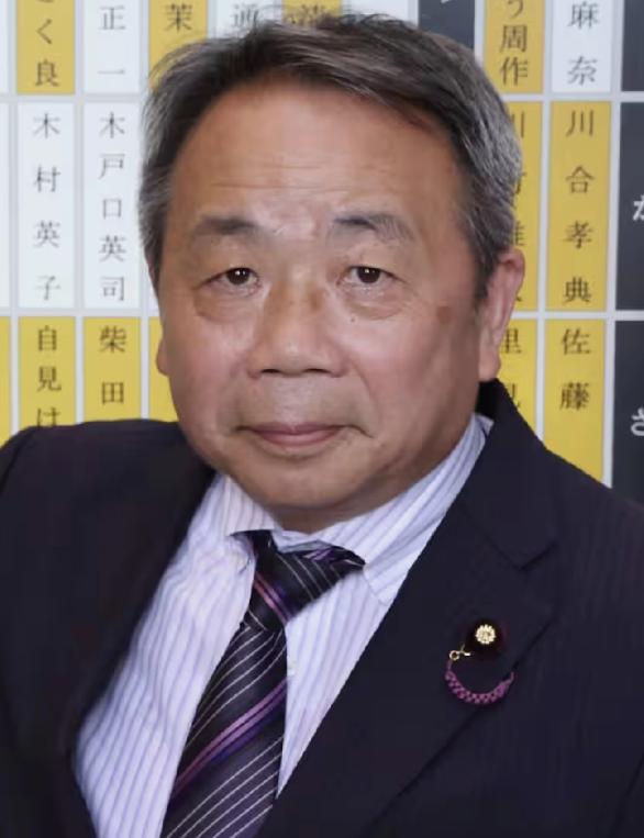 被我方制裁的大汉奸、日本参议员石平今天（1月6日）写道：“我现在在羽田机场。我要