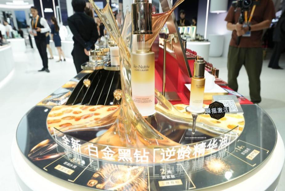 押注“下一个中国还是中国”！雅诗兰黛加码中国市场，股价已涨21%
 
11月23