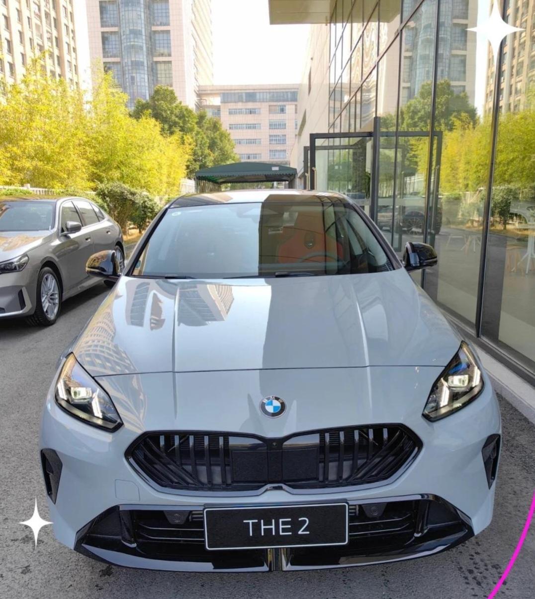 宝马汽车如何应对新能源汽车的挑战？
宝马应对新能源电动汽车挑战，正进行全面技术转