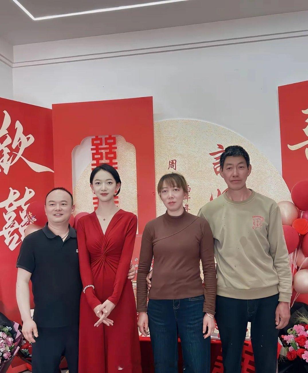 不得不说，这新郎一看就知道是有实力的人。 