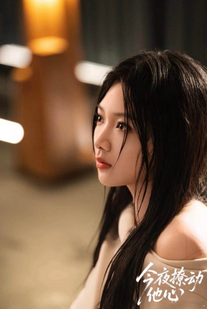 温茉言苍月无烬 谁懂事业粉的欣慰！这一年简直是劳模本模，《掌生》的修仙掌门、《怪