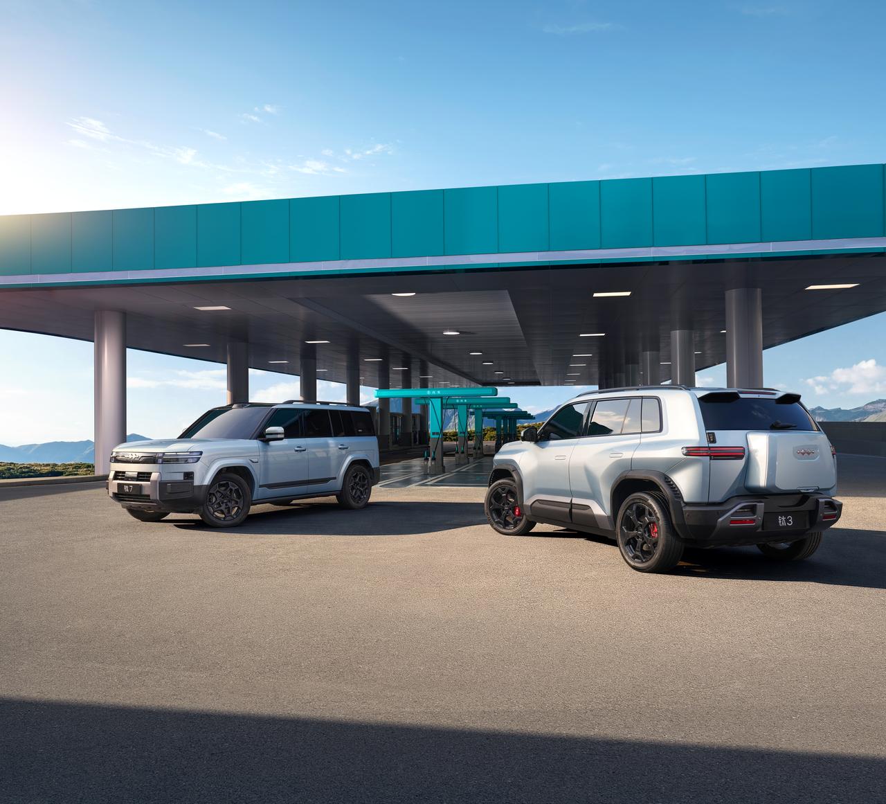 前几天钛3的闪充版上市，这两天还就正好有朋友问到选闪充版还是之前的版本，闪充版6