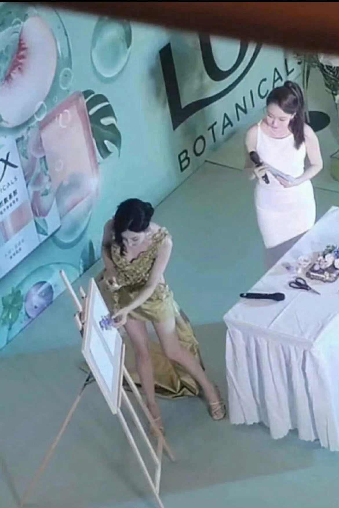 新鲜的迪丽热巴【迪丽热巴】这个无敌的建模和好到夸张的身材…雅典娜女神来了… 