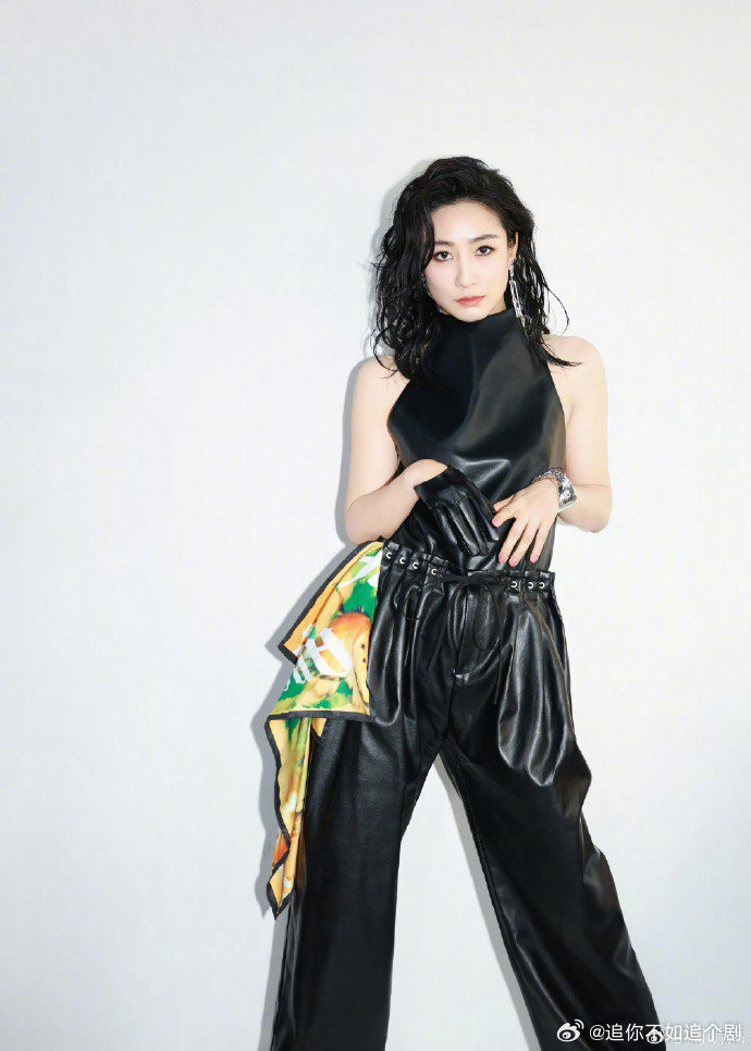 陶昕然靠才艺展示面试分组陶昕然真的藏太深，分组面试直接开秀，唱歌跳舞样样行，实力