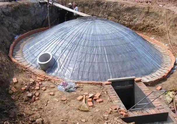 二十年前，一种叫“沼气池”的神器曾席卷中国农村，被国家大力推广，风光无限。明明是