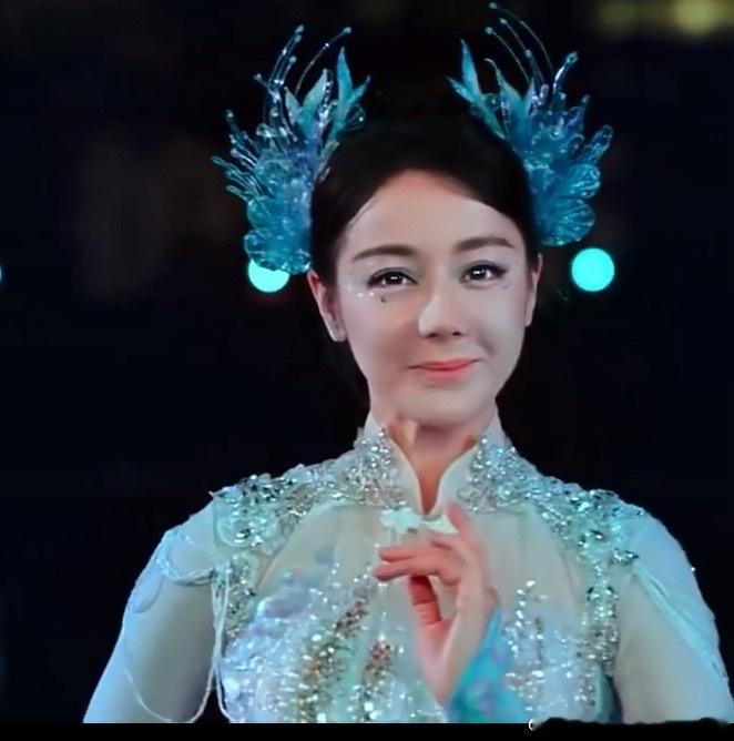 谁给迪丽热巴化的妆 个人感觉迪丽热巴这次的妆………. 审美本就是主观的，每个人都