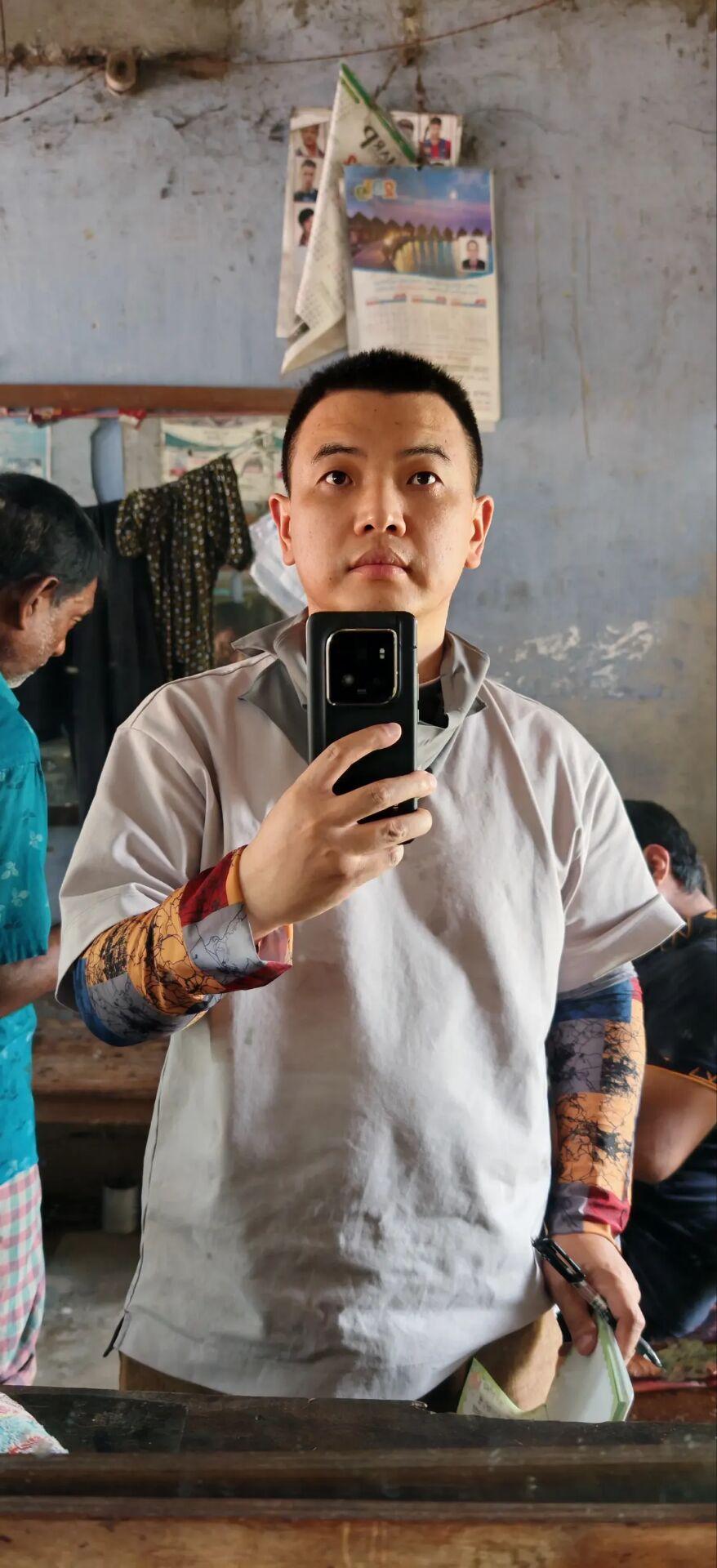 对于卢克文这个人，我还是比较尊重的。

因为，为了写一些文章，他都是实地去采访和