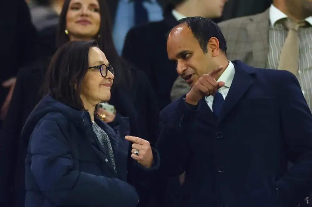 热刺 一部分热刺极端球迷还在筹划周日热刺对阵曼城的时候，发起抗议董事会的行动，包