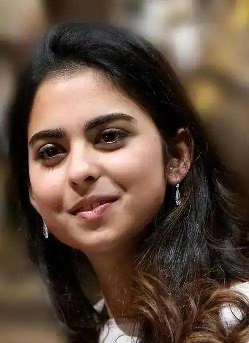 2012年，19岁的印度女孩莫迪娜，听说中国男人不打老婆、女人能挣钱，连夜收拾行