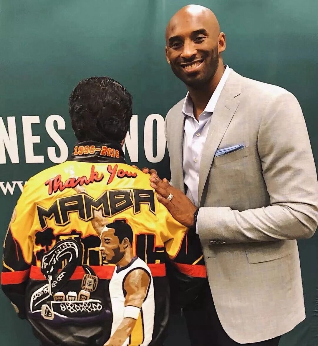 所有的人都在白昼的魔法之下扮演着紧张、呆板的角色，一切言谈举止，一切思绪与梦想，