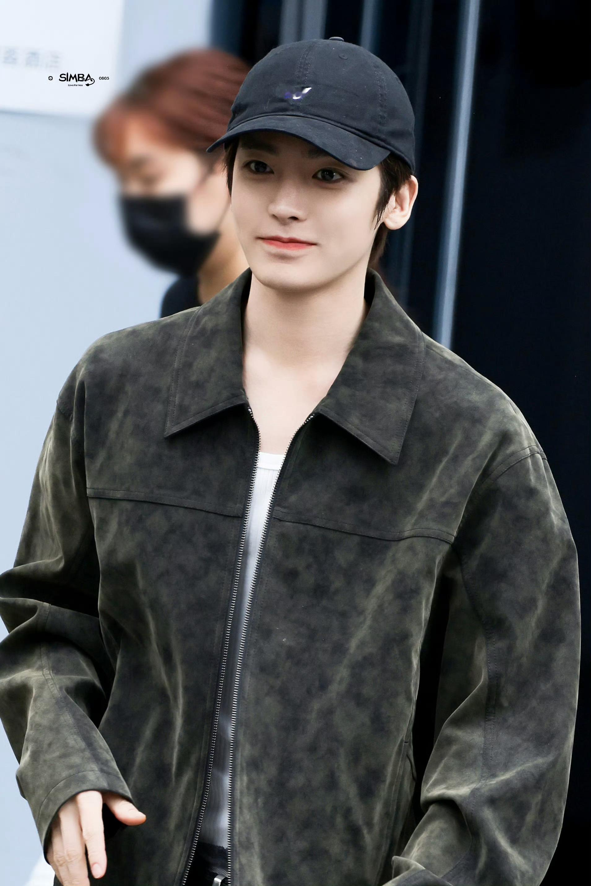 宝宝上班，宝宝加油！！侯明昊 歌手