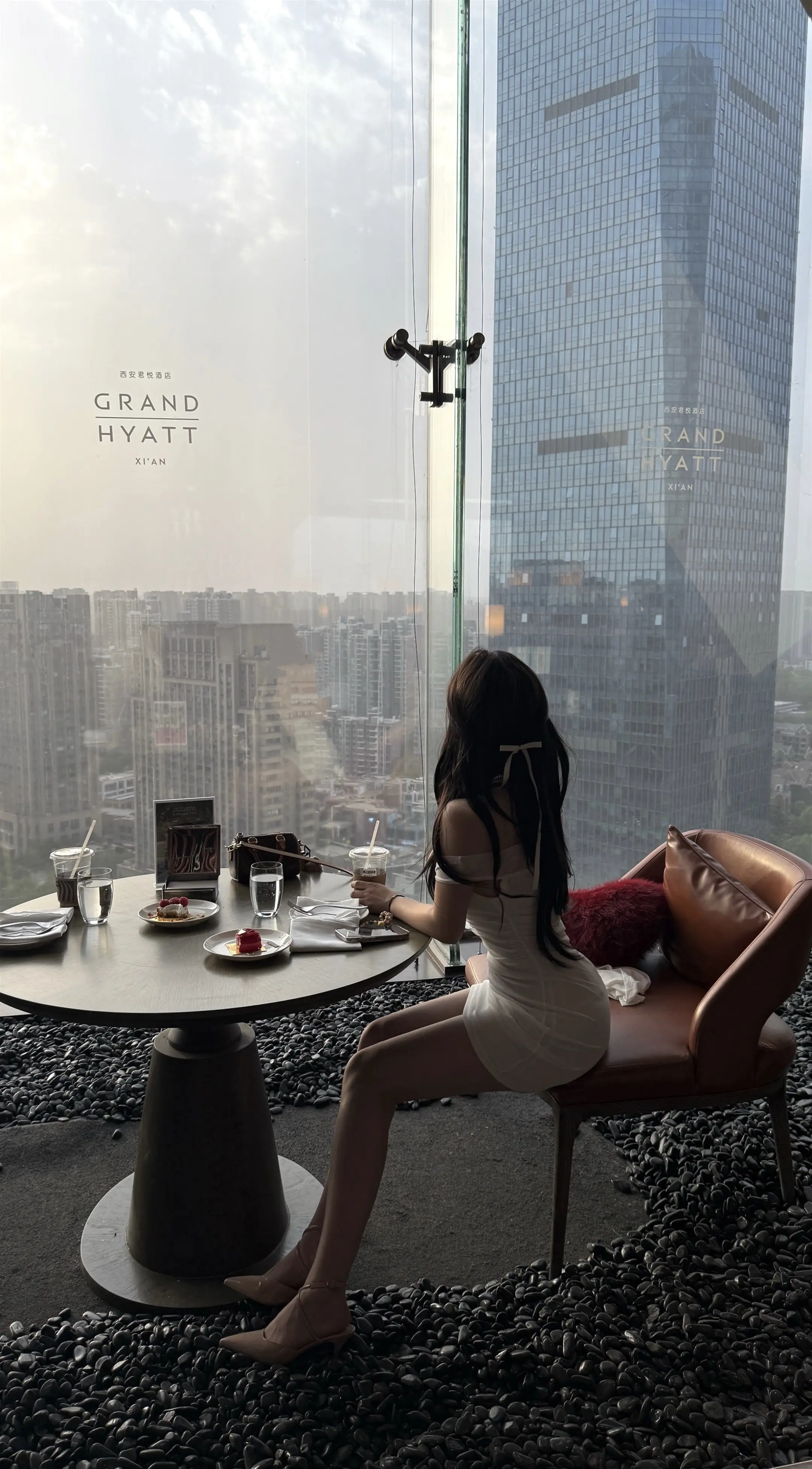 幸福的秘诀 吃饱 然后躺着～