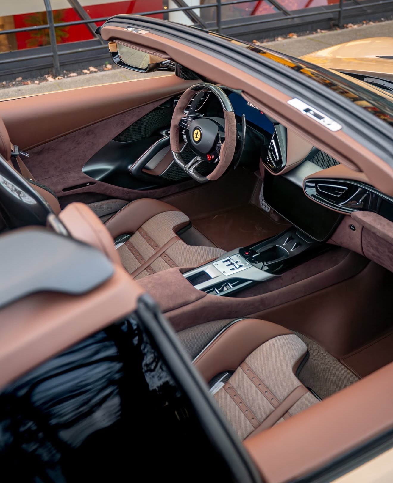 Ferrari 12 Cilindri Spider 油漆：Oro Bavier