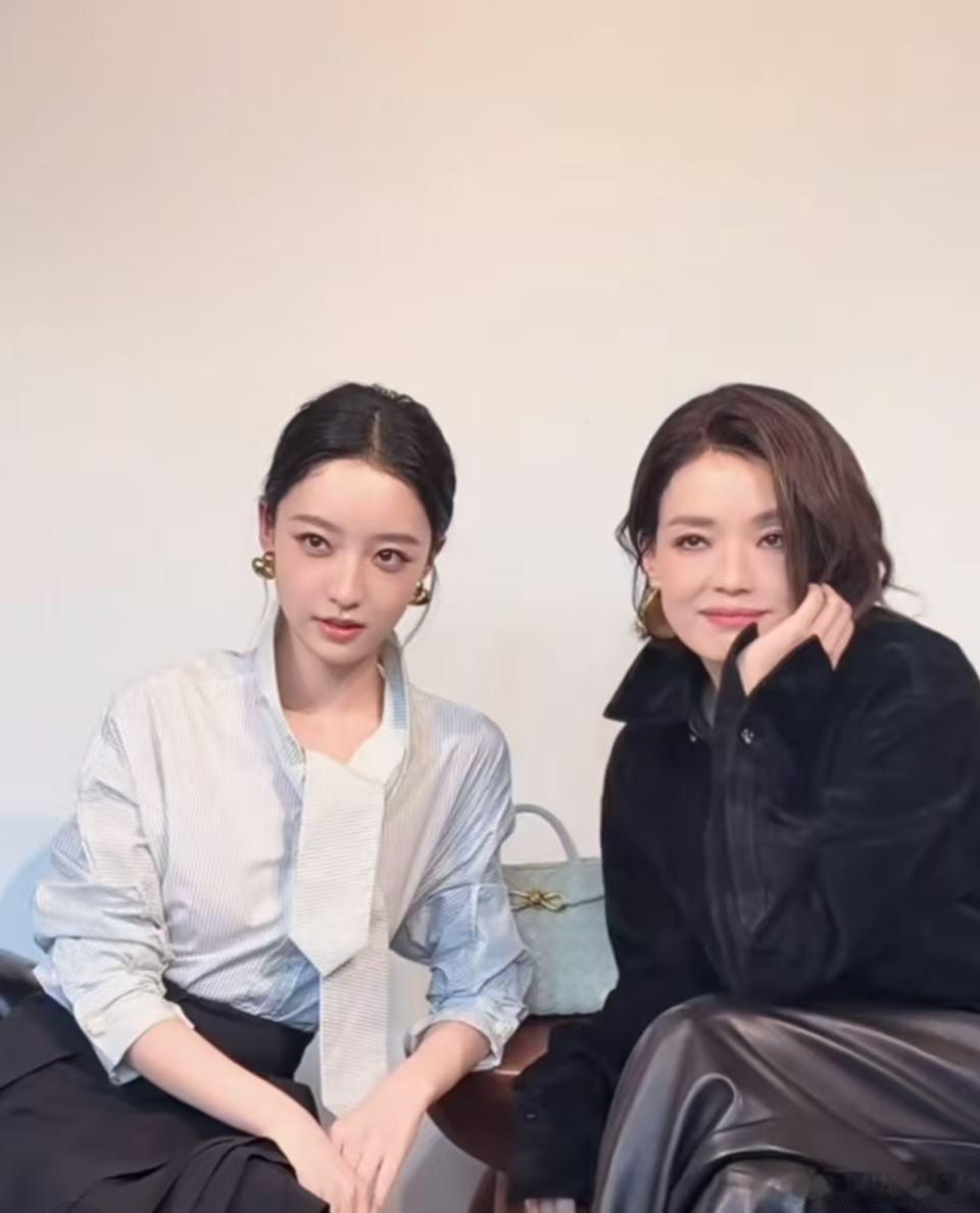 舒淇杨舒伊同框舒淇杨舒伊同框！舒淇杨舒伊活动同框