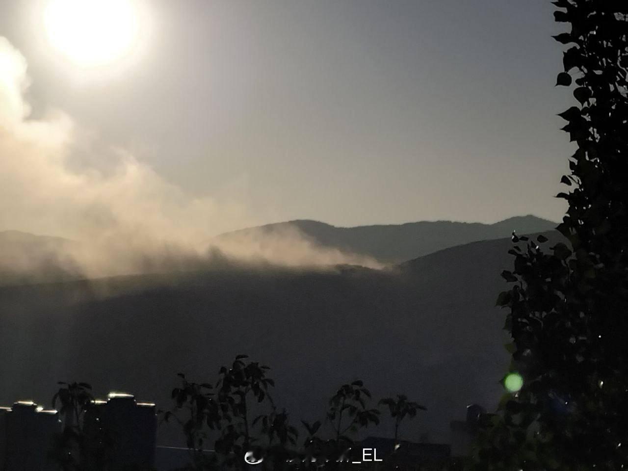 以色列对黎巴嫩南部地区发起密集空袭。 ​​​