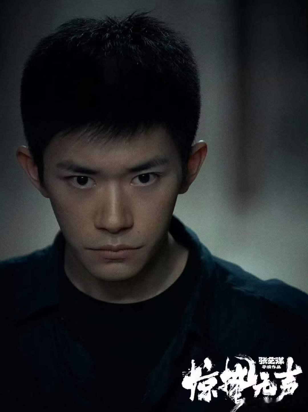 易烊千玺笑得人心都化了 小孩说想把惊蛰无声写进作文，易烊千玺那温柔一笑，瞬间暖化