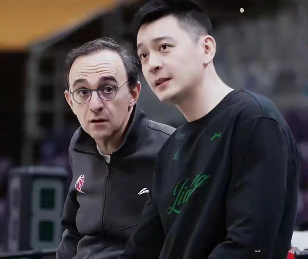 辽宁男篮官宣主教练杨鸣因个人身体原因辞去主教练职务后，杨鸣在社交平台发文称：“最