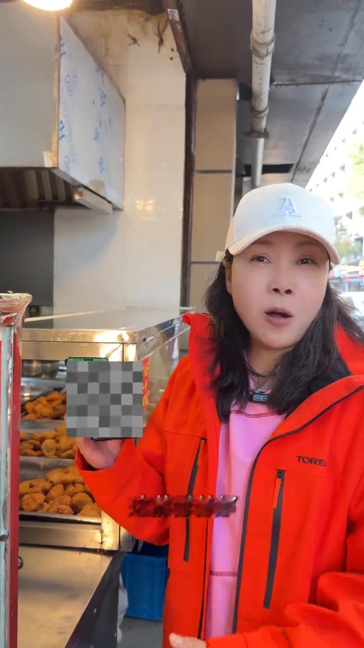 嗨朋友们，我现在在南京的科像，我来帮朋友们探探道。今天我要挑战的是在南京看图寻找