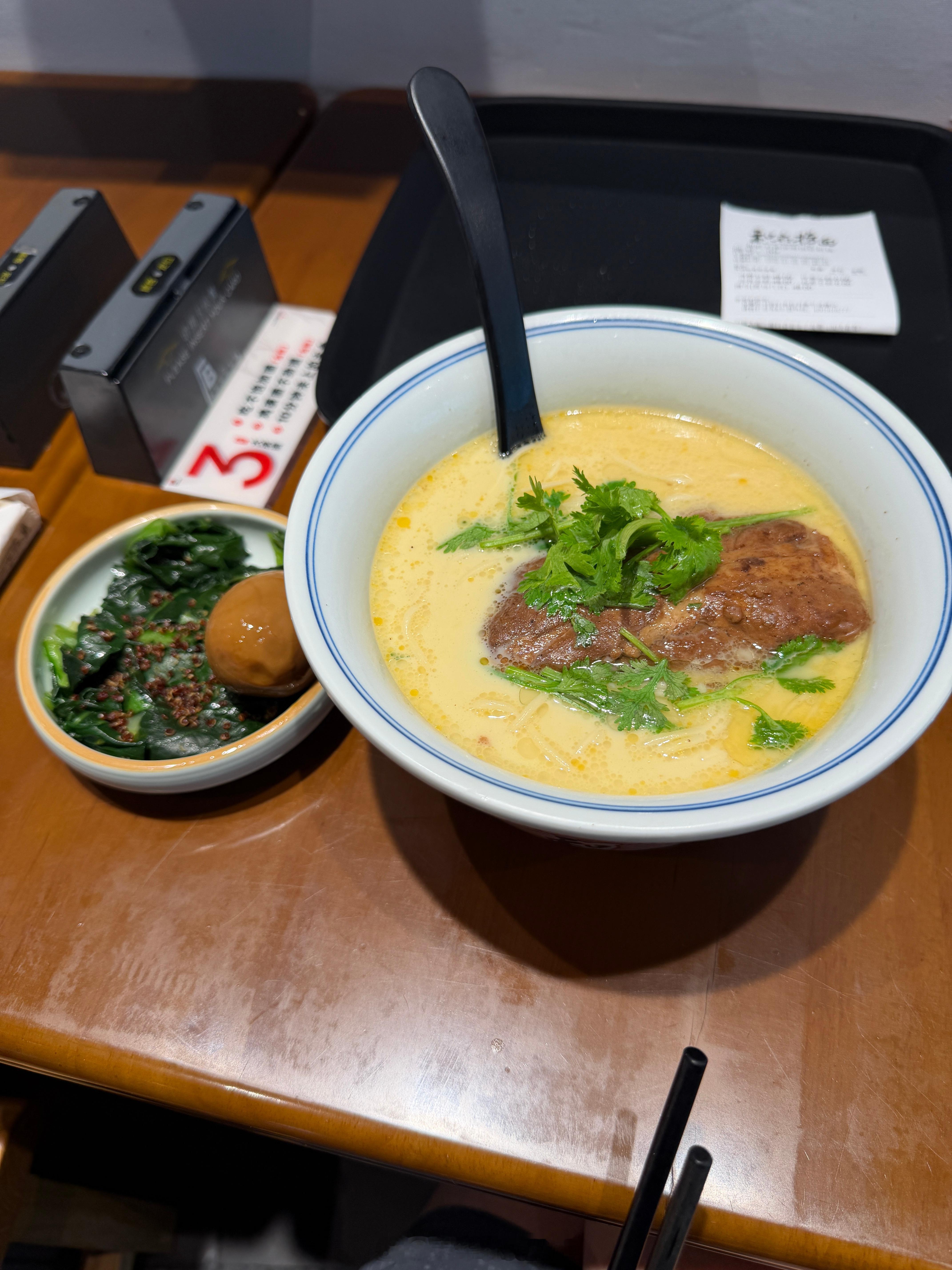 第一顿早餐，和府捞面，吃完吃药