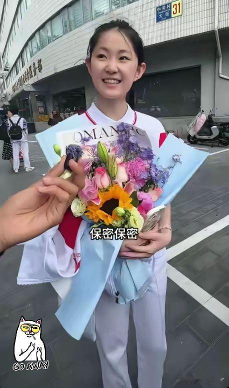 记者挖坑等她跳，结果自己栽进去了。人大附中这个女孩，给所有成年人上了一课！
高考