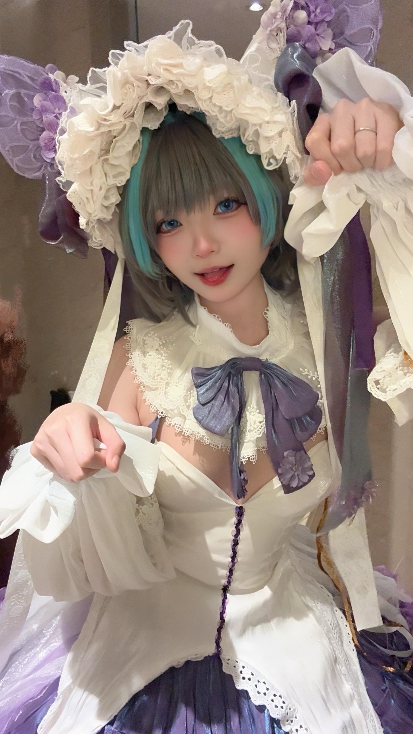 小猫开心。
