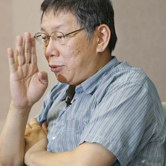 台媒痛批民众党两头玩，把自己玩完了，自己唱独角戏吧！
有台媒今日发文表示，民意机