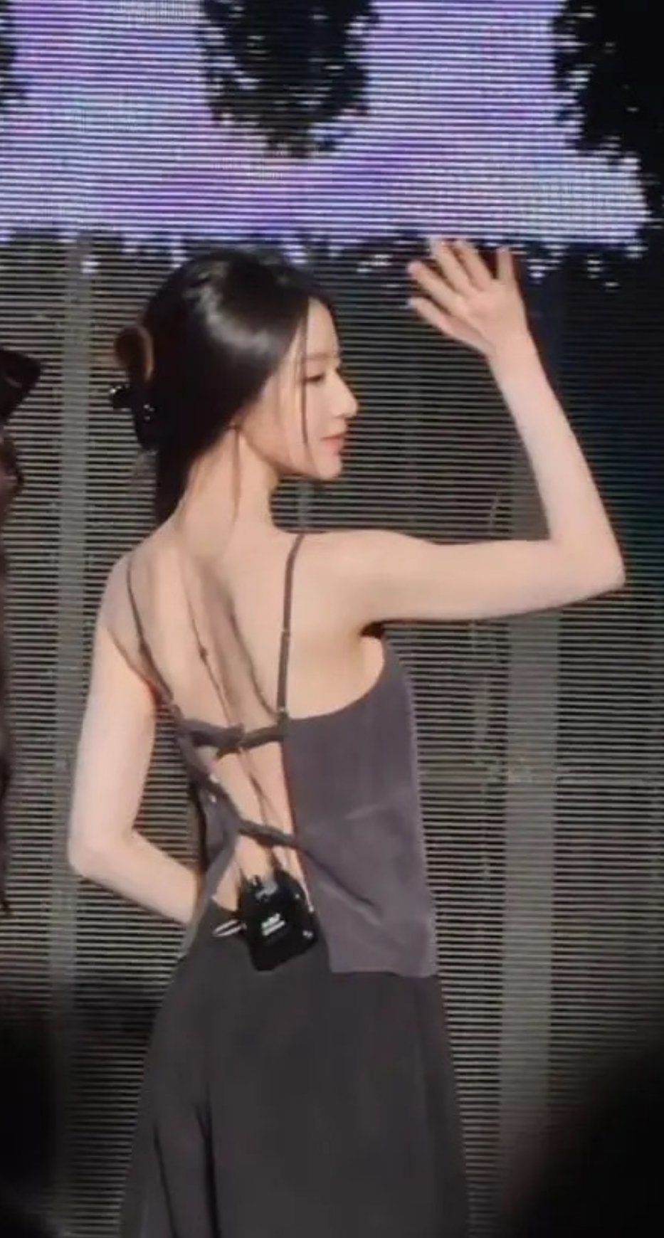 妈呀叶舒华这个后背。我要喷了[流鼻血] ​​​