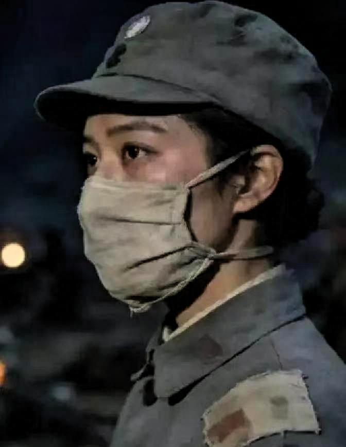 1943年，日军请来一位女医生到监狱做手术，女医生认出，眼前的囚犯竟是自己的丈夫
