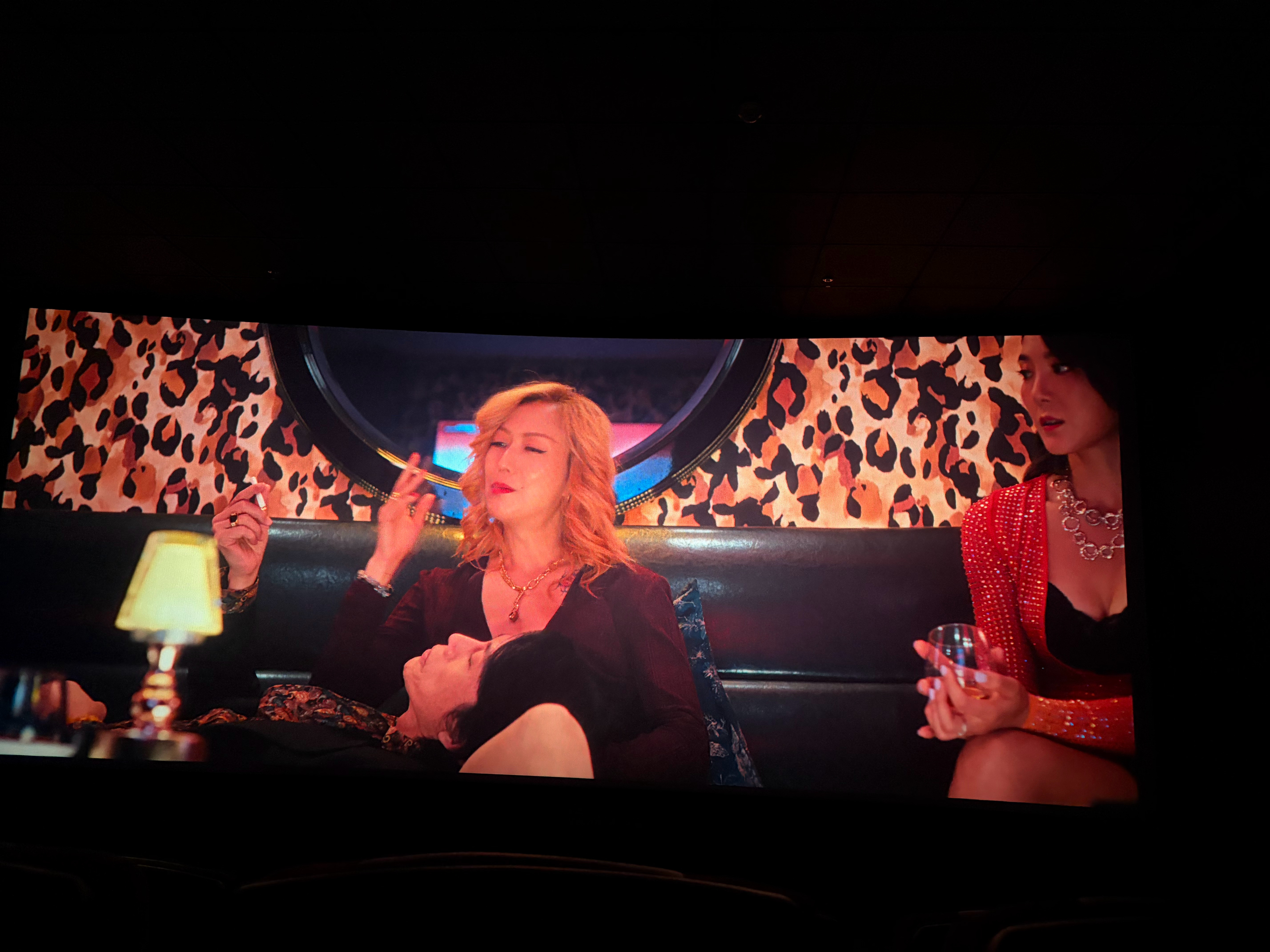 来看夜王了，好看又好笑，还不错