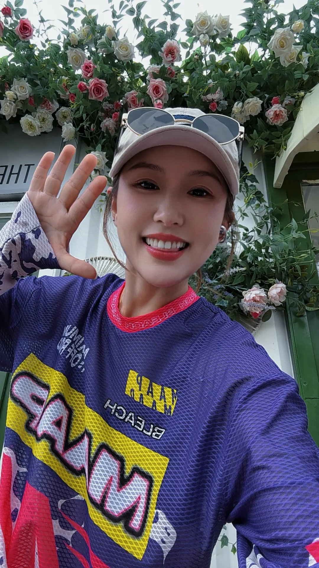 樱花树下站谁都美