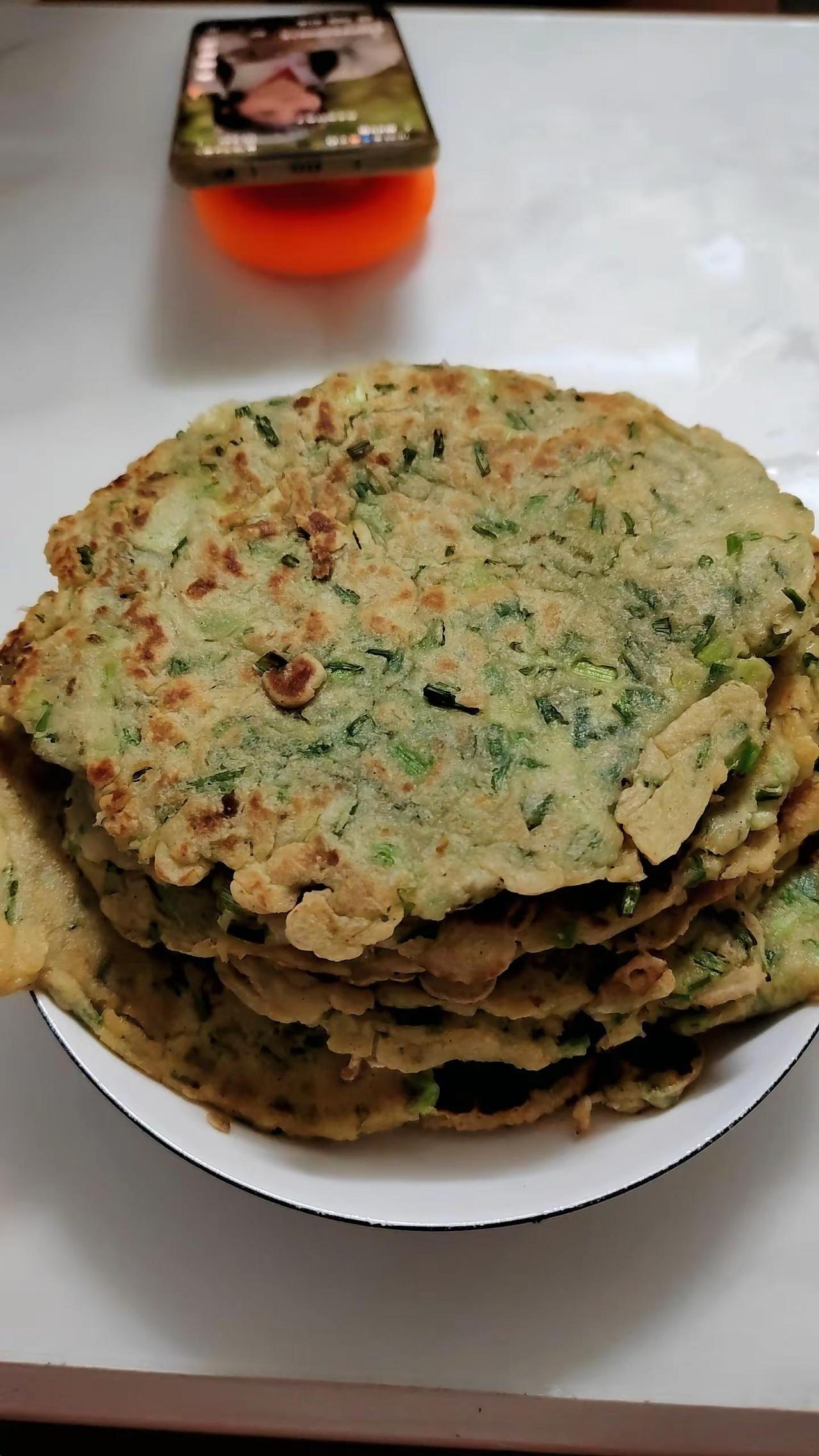 回家第一件事就是摊野蒜饼