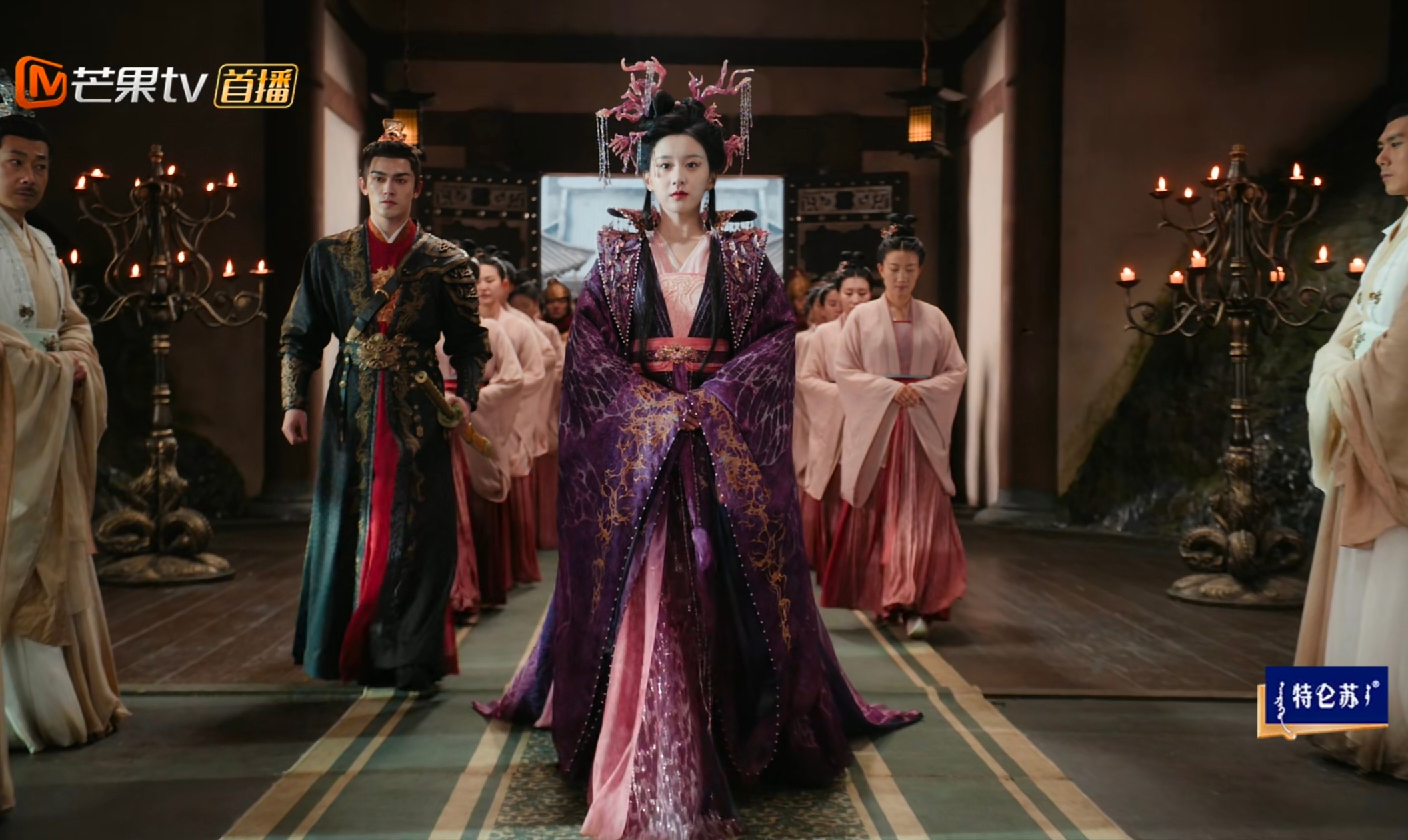 黄薇是懂怎么扬短避长的 ​​​