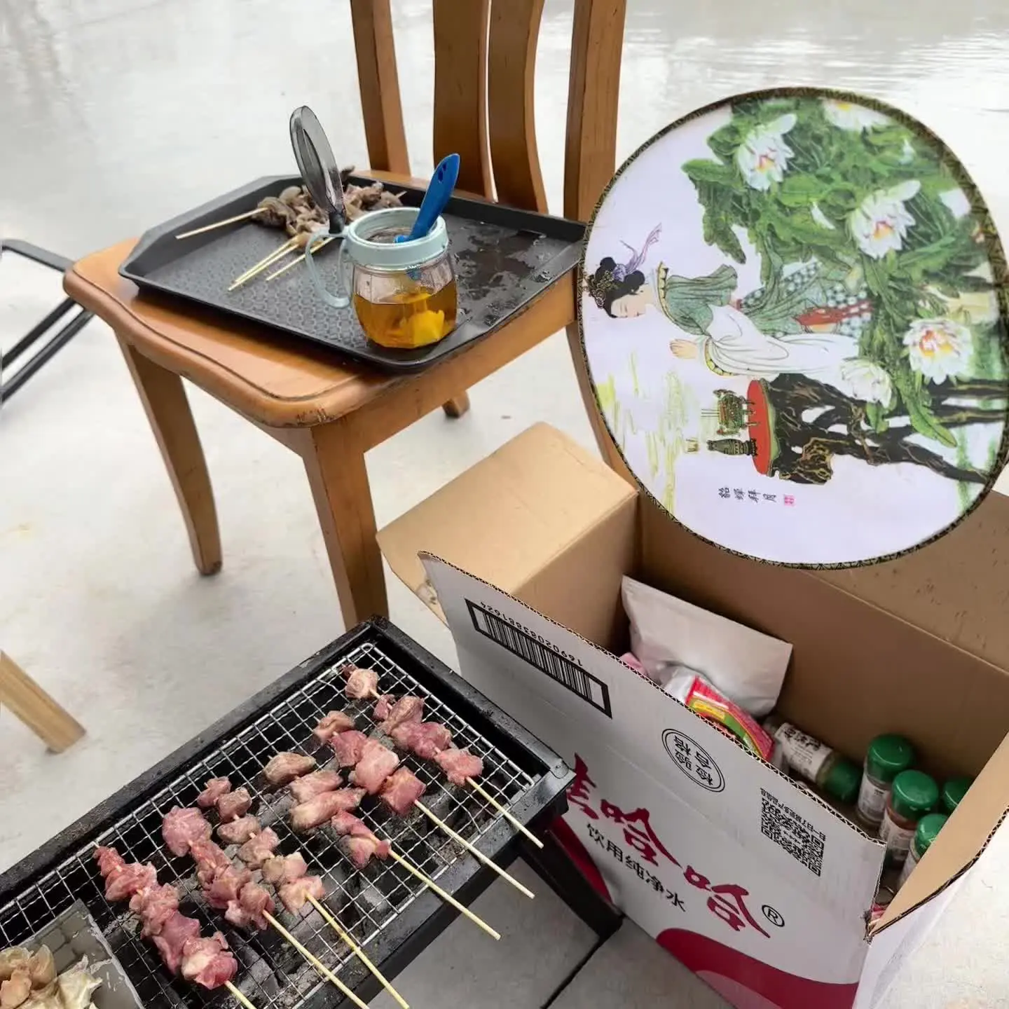 这个年，挺乖的，过年没乱跑，比以前更懂事了，每天除了睡觉就是玩手机，没...